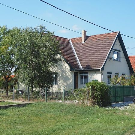 Privatzimmer Csikos Hortobágy Exterior foto